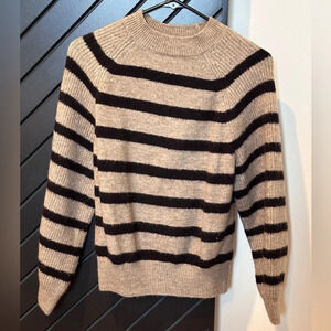 Mango stripped sweater. Size XS. Excellent condition.